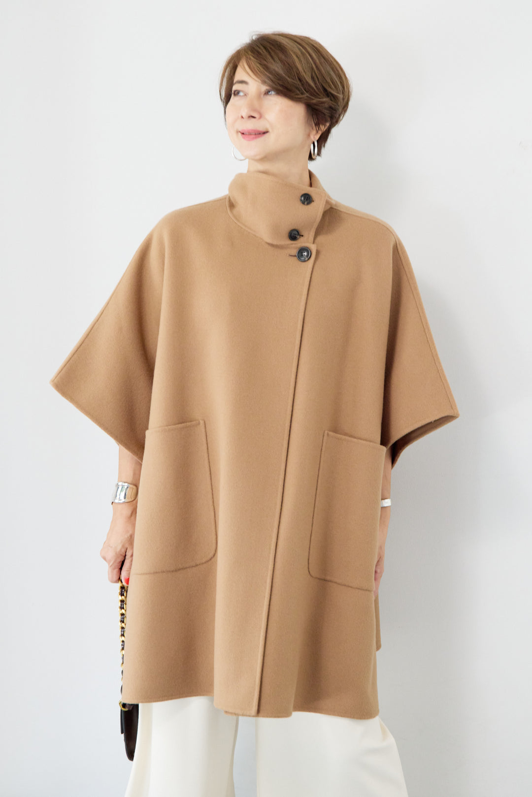 スタンドネックポンチョウールコート