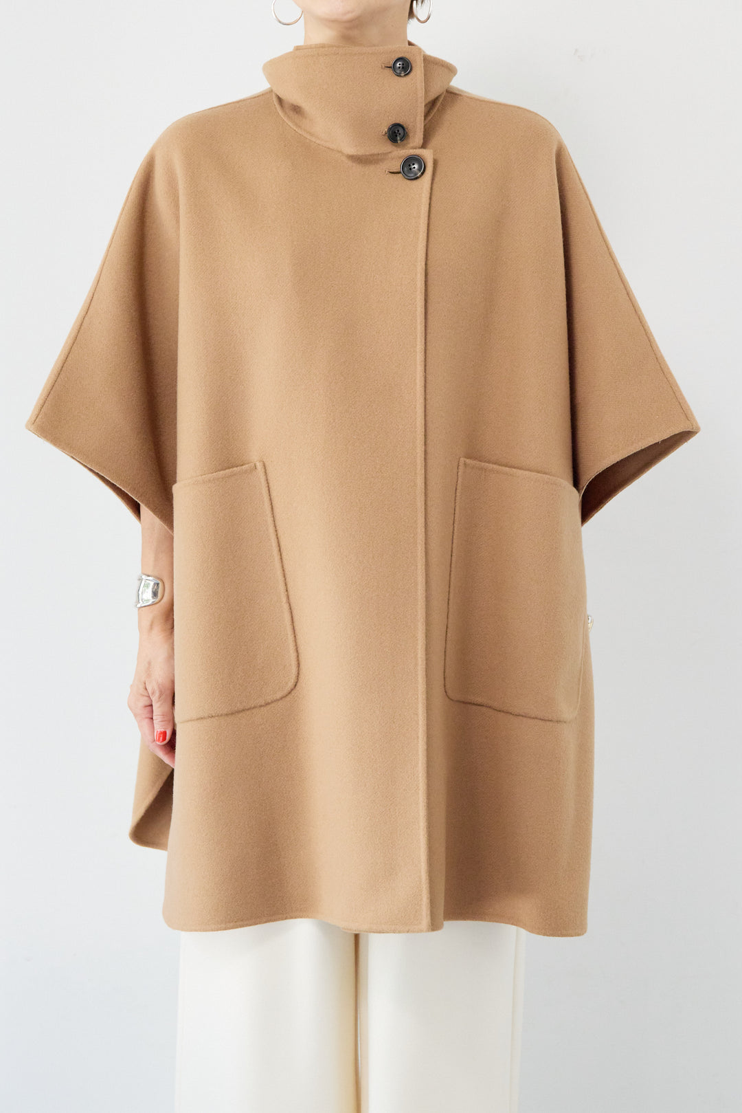 スタンドネックポンチョウールコート