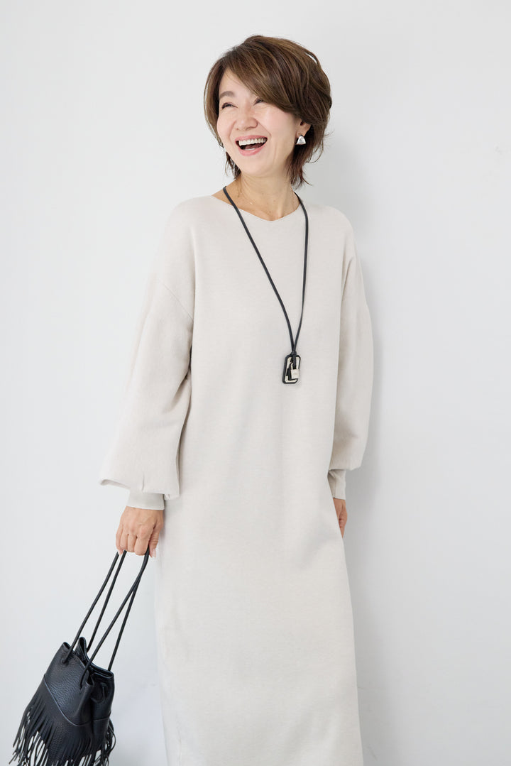 【防静電気】前後2WAY配色ラインやわもちニットワンピース