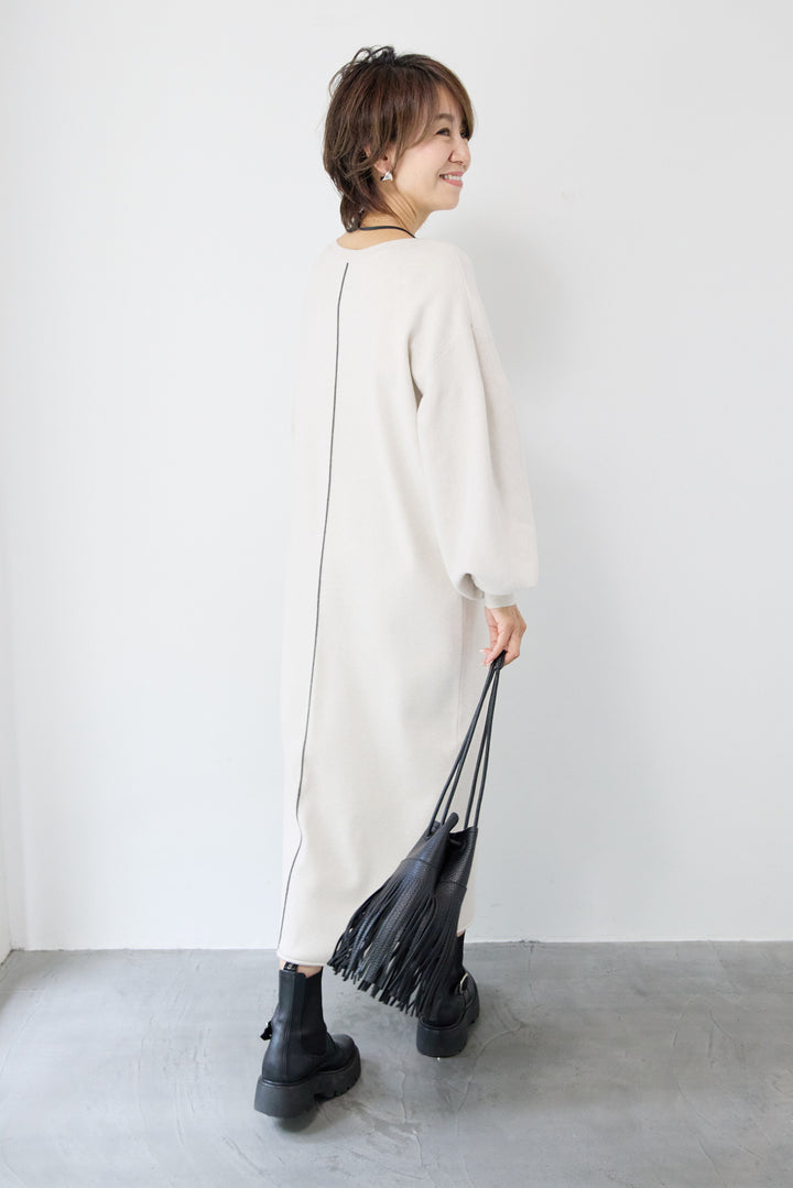 【防静電気】前後2WAY配色ラインやわもちニットワンピース