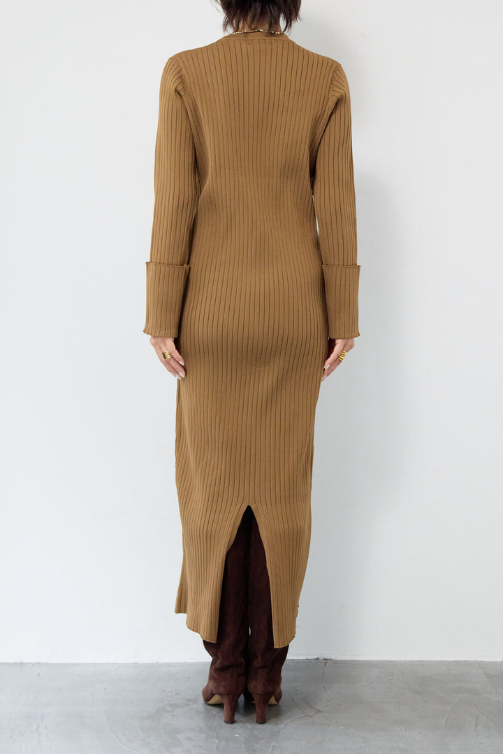 リブニットロングワンピース