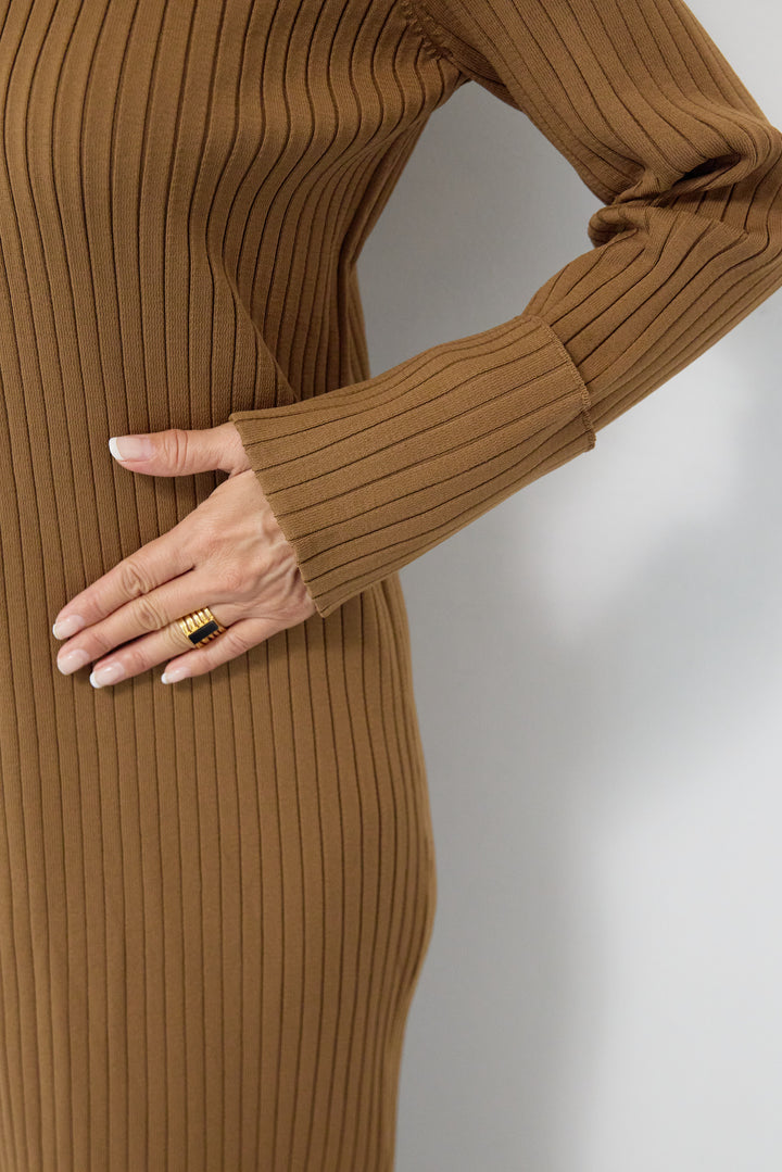 リブニットロングワンピース