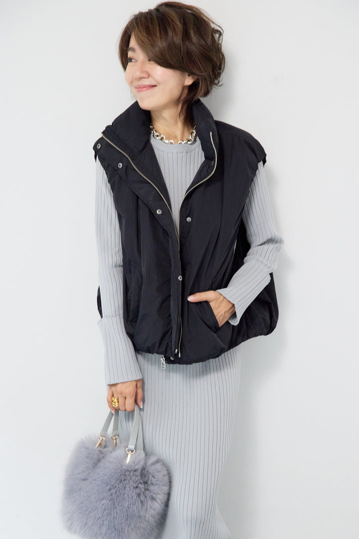 薄中綿バルーンベスト