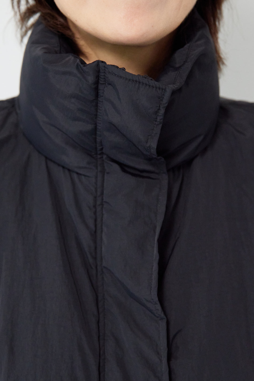 薄中綿バルーンベスト