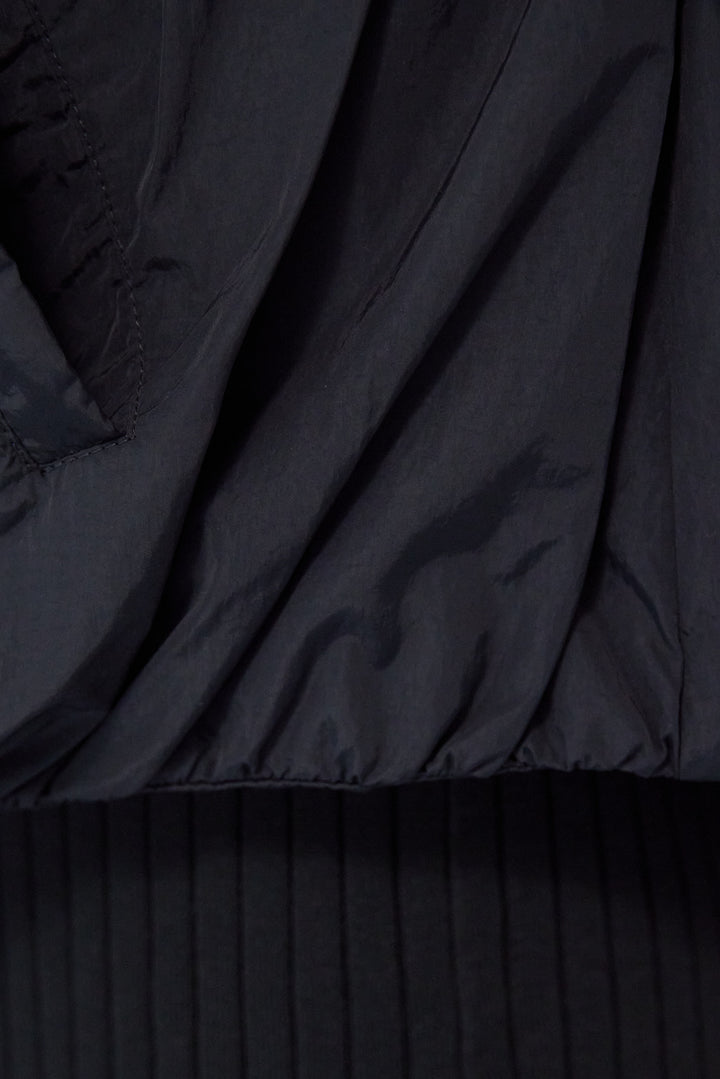 薄中綿バルーンベスト