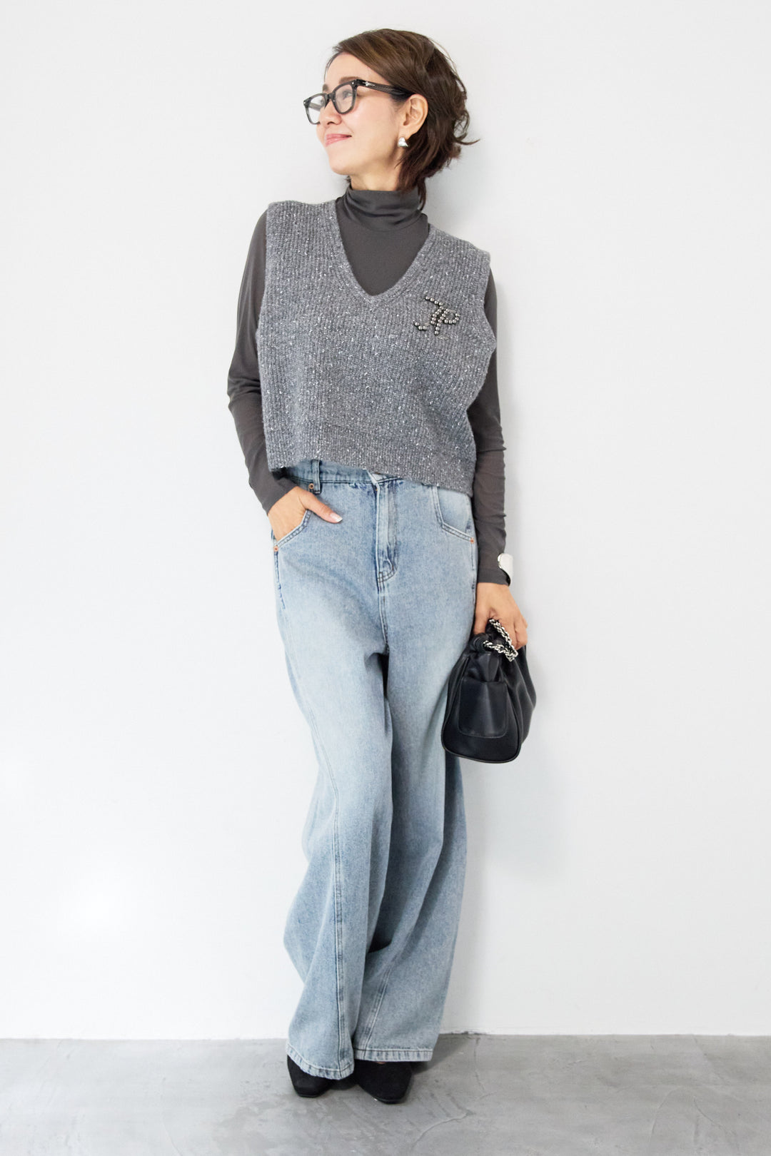 ビーズロゴショートベスト