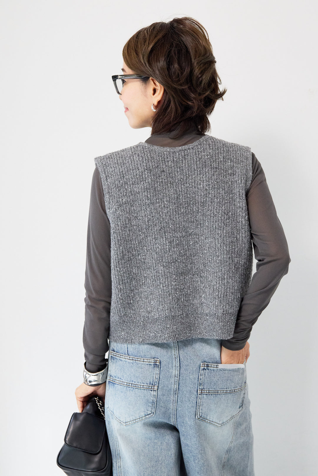 ビーズロゴショートベスト