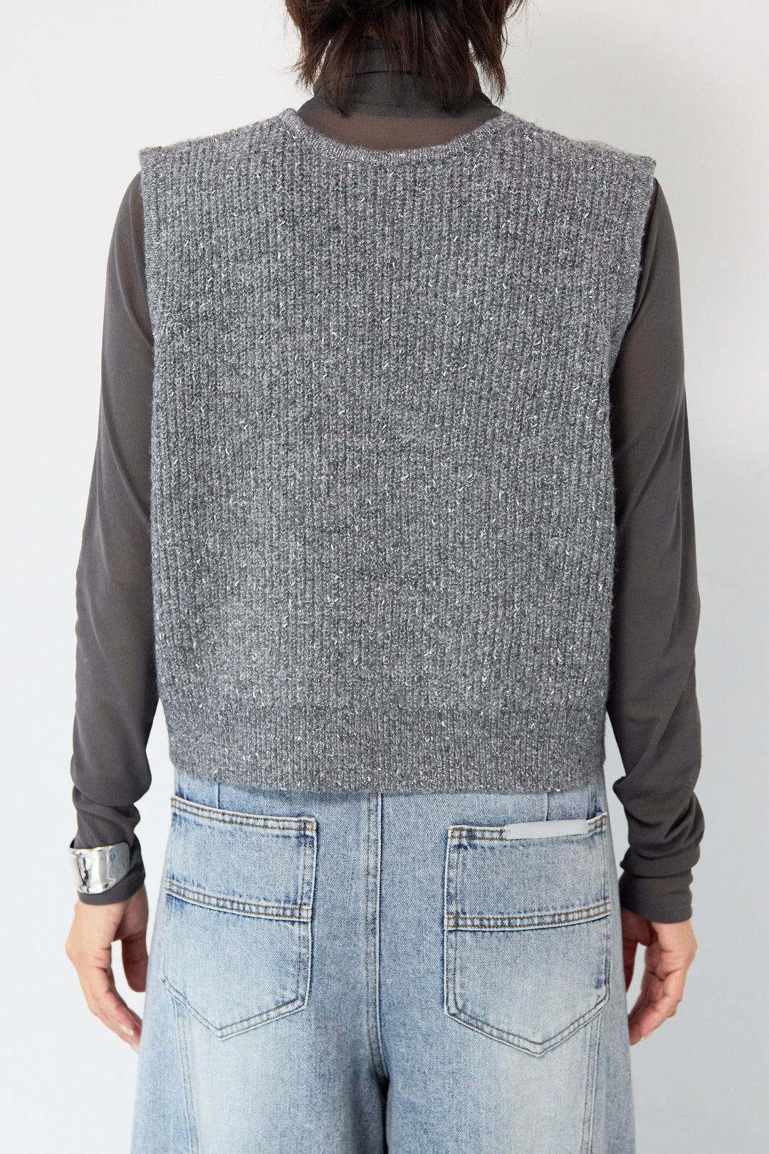 ビーズロゴショートベスト