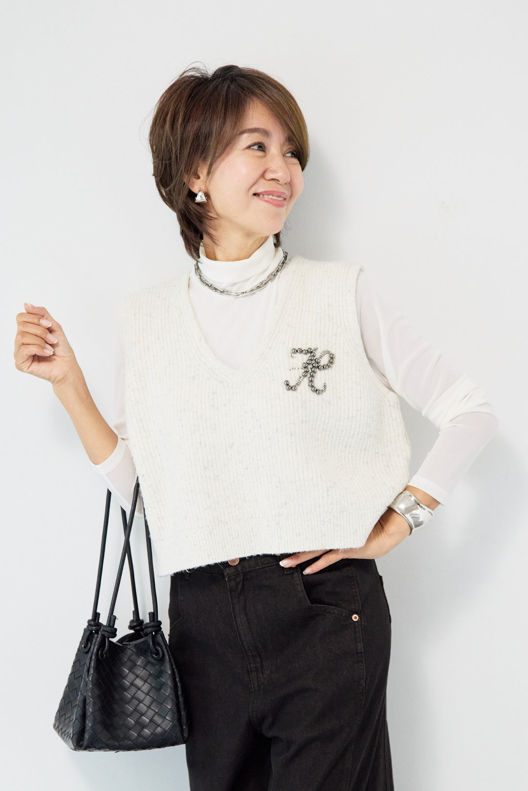 ビーズロゴショートベスト