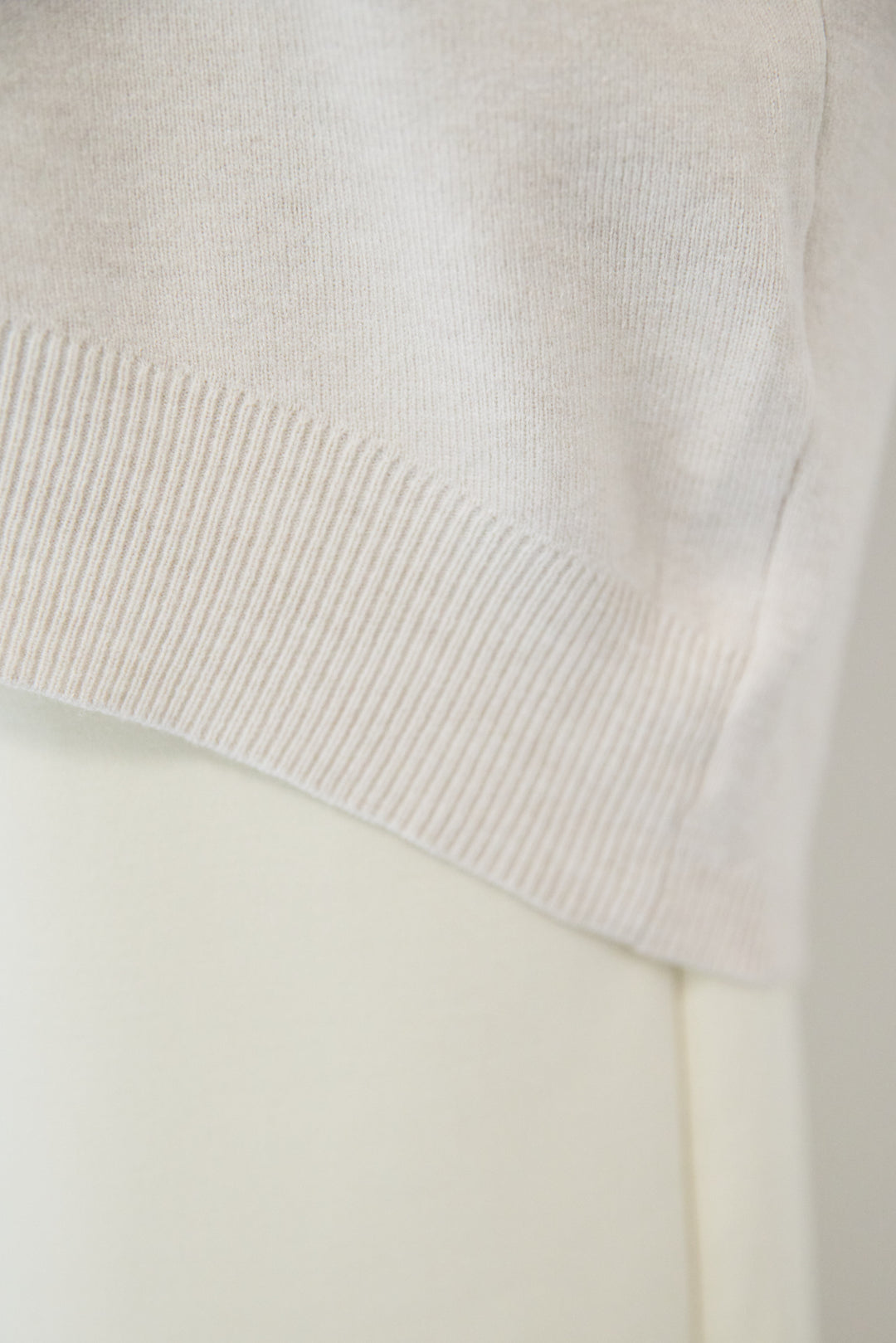 【防静電気】ハイネックやわもちニット