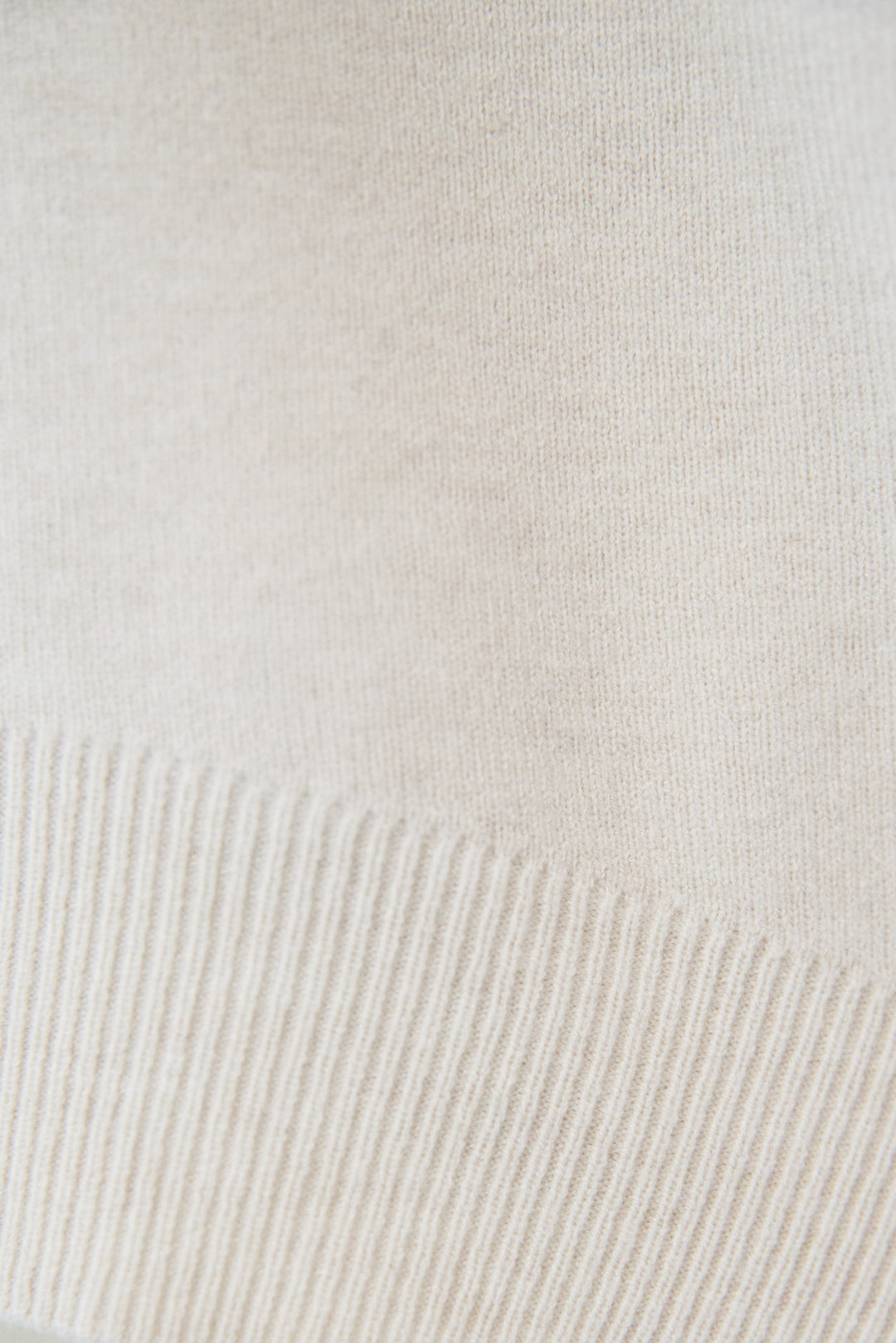 【防静電気】ハイネックやわもちニット