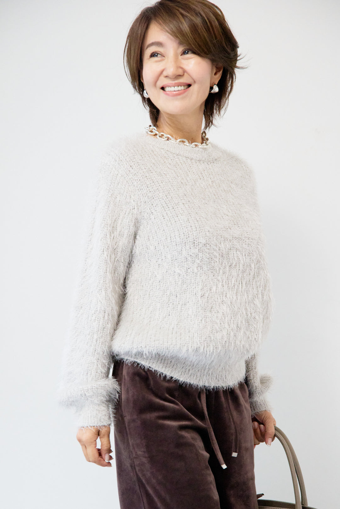 ラメシャギーニット