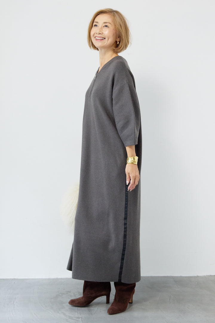 サイドラインニットワンピース