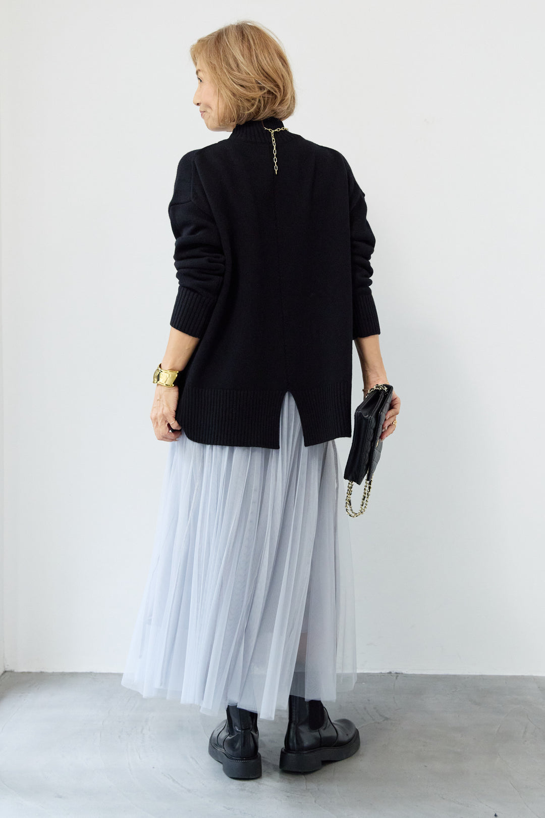 襟スリットハイネック山形ウールニット