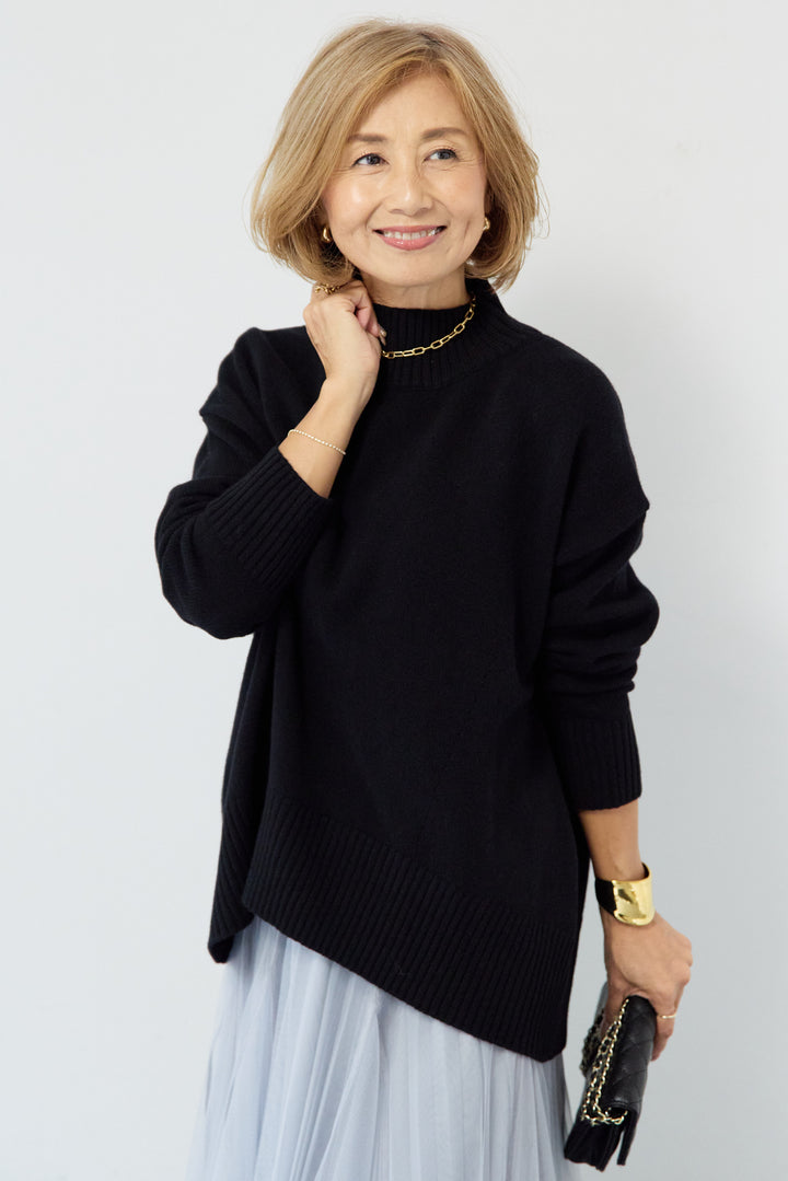 襟スリットハイネック山形ウールニット