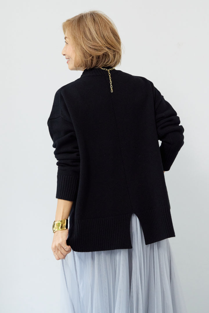 襟スリットハイネック山形ウールニット