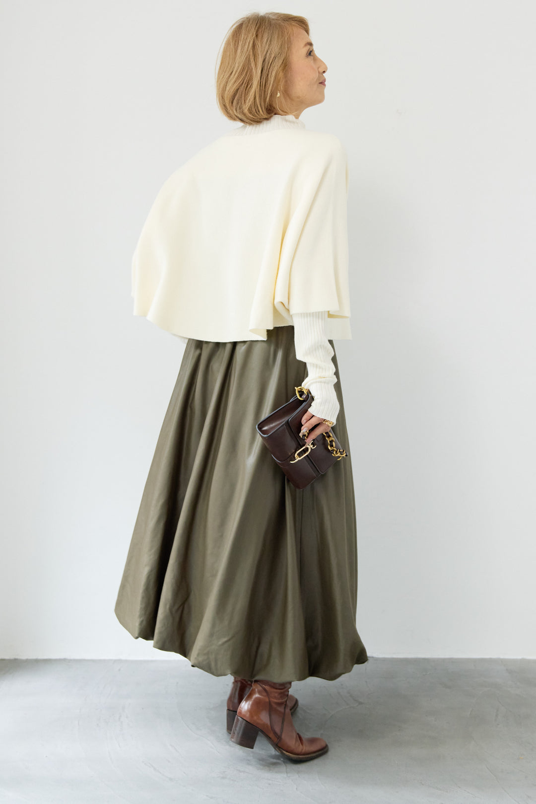 ケープアンサンブルニット