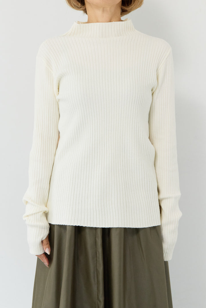 ケープアンサンブルニット