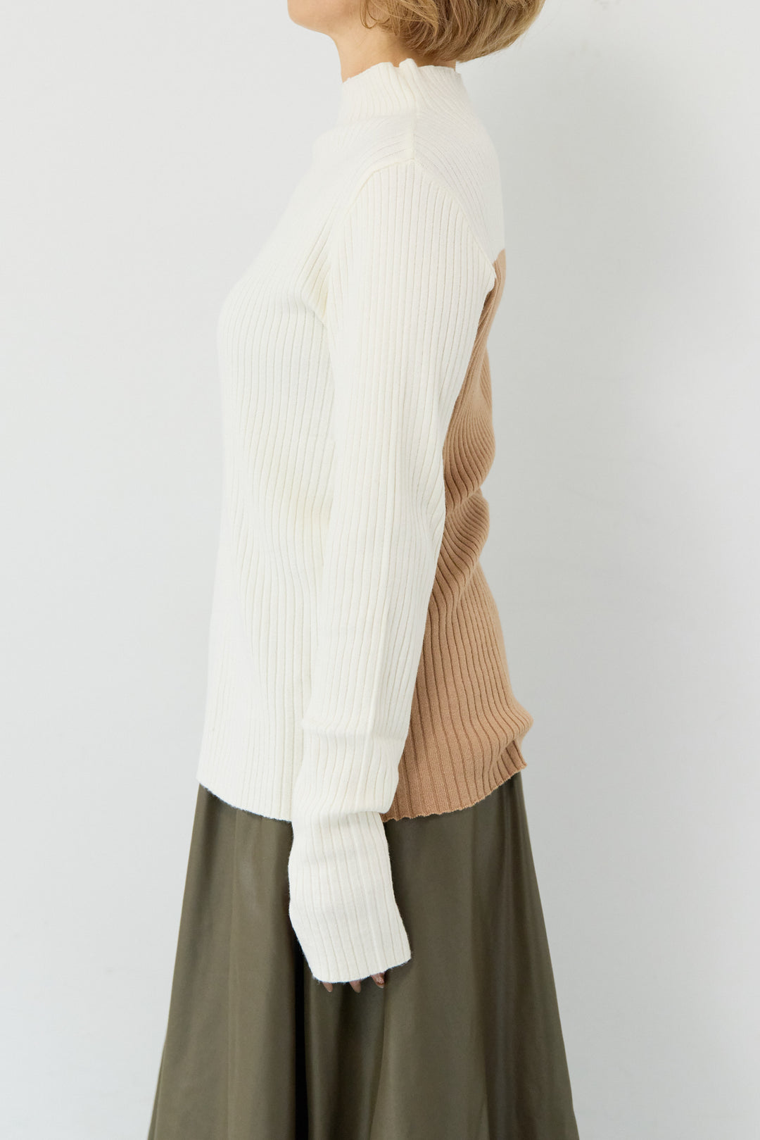 ケープアンサンブルニット