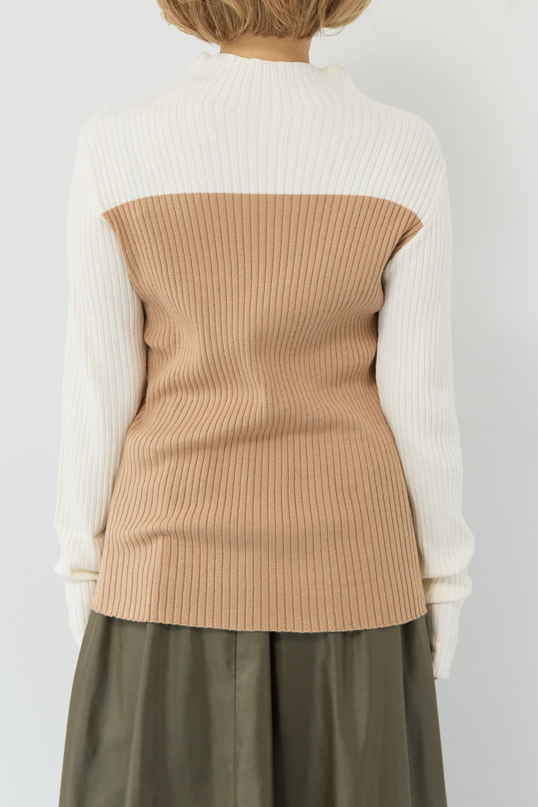 ケープアンサンブルニット