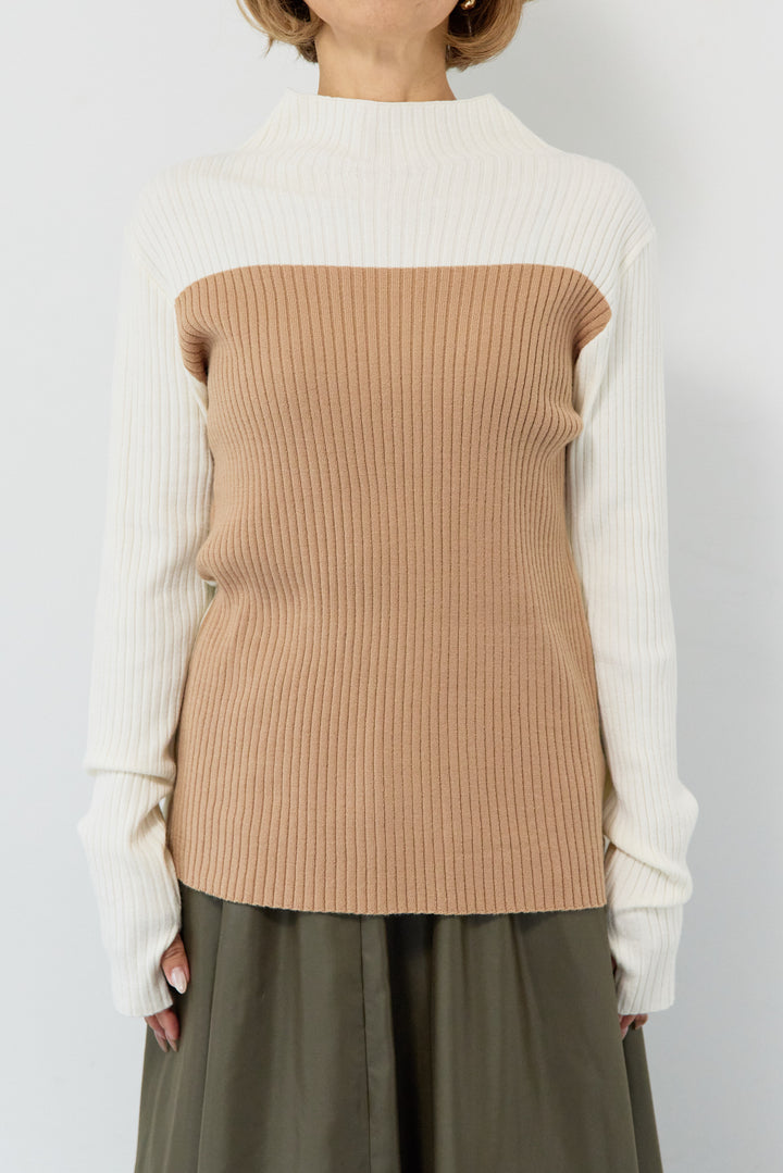 ケープアンサンブルニット