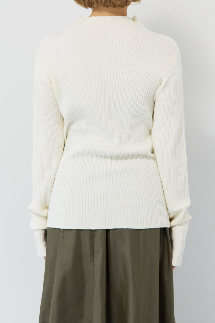 ケープアンサンブルニット