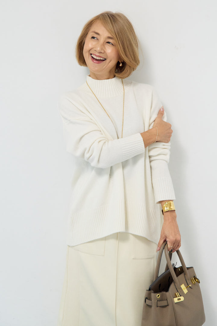 襟スリットハイネック山形ウールニット