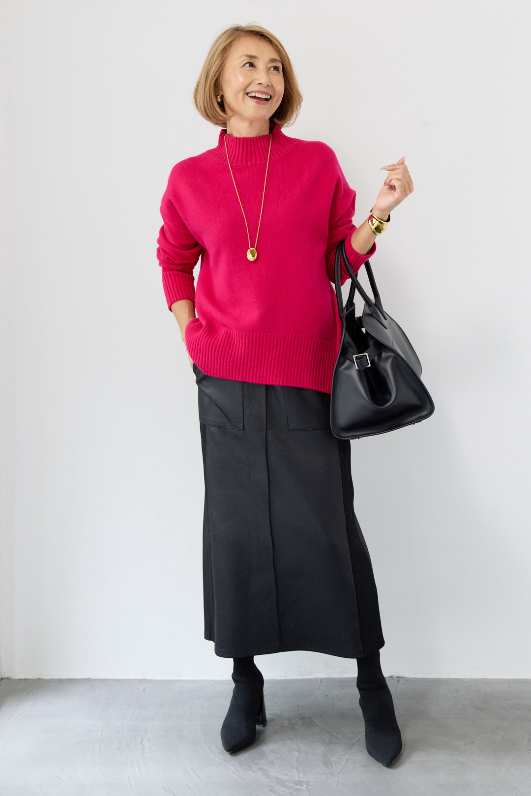 襟スリットハイネック山形ウールニット