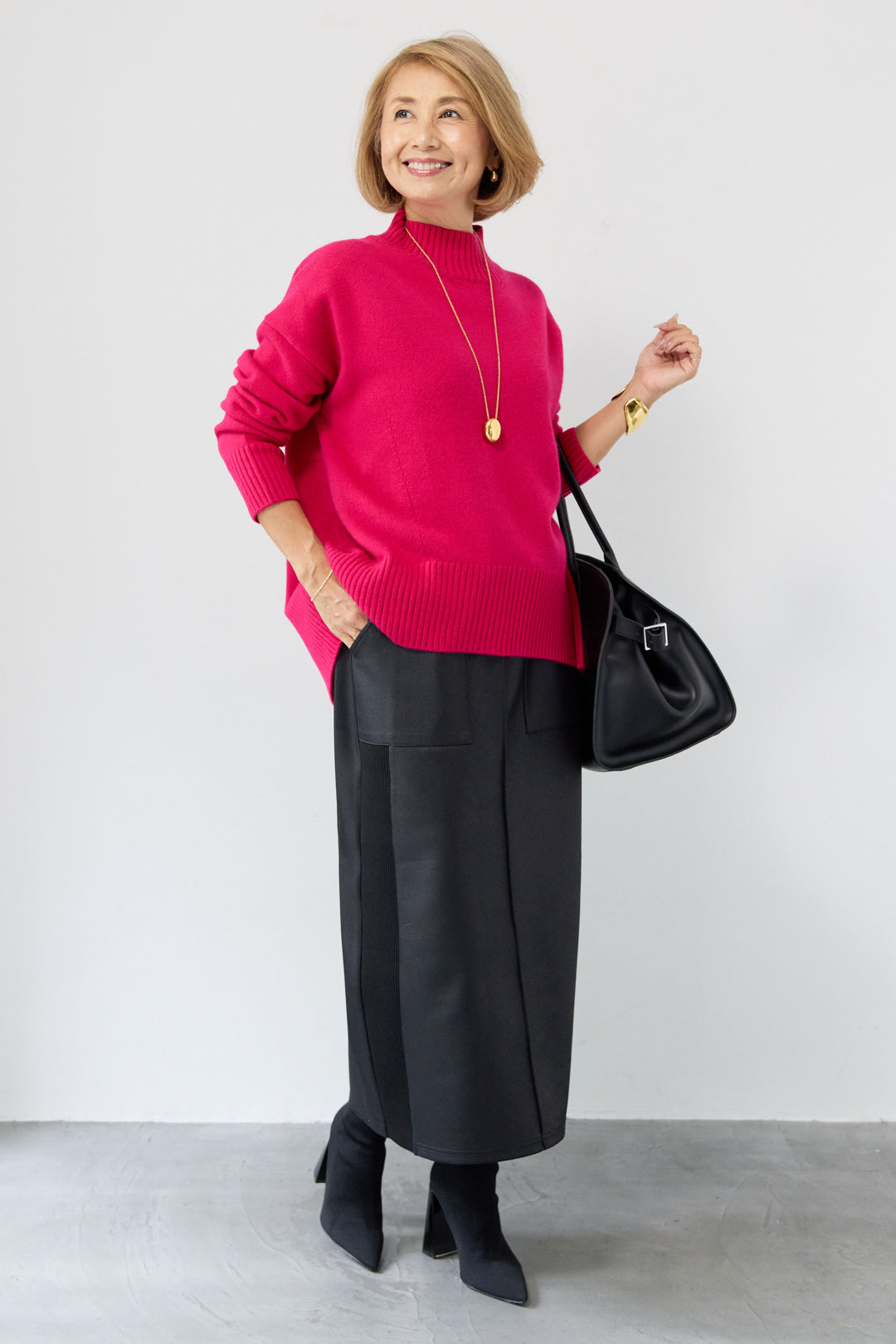 襟スリットハイネック山形ウールニット