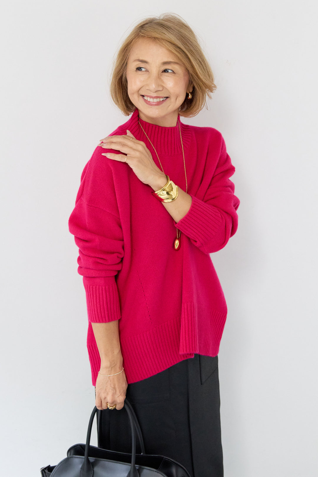 襟スリットハイネック山形ウールニット