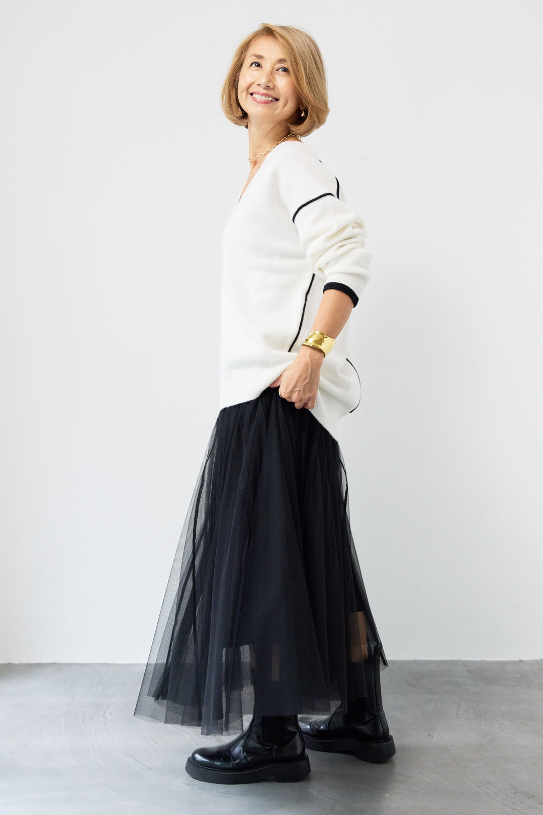 配色パイピングウールニット