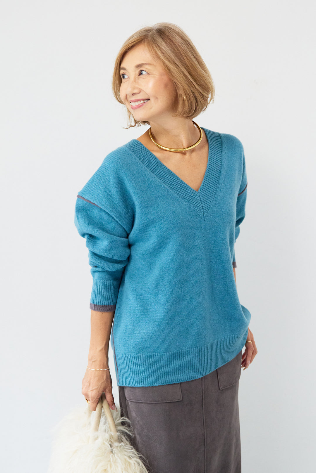 配色パイピングウールニット