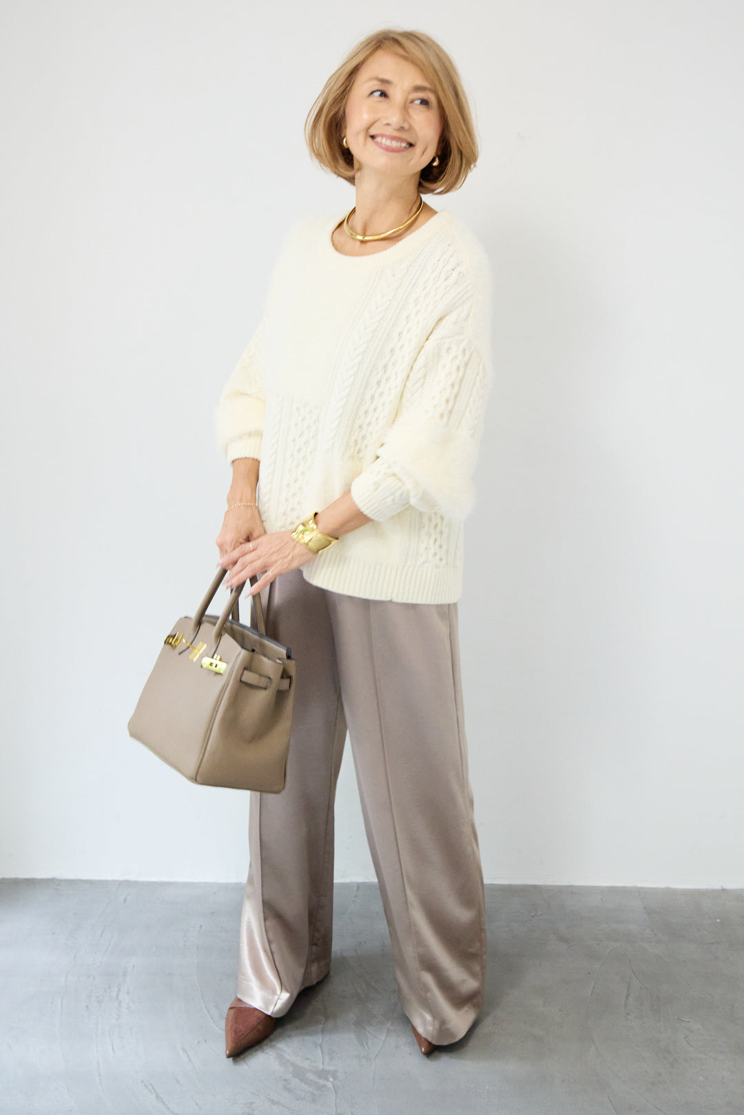 フェザー×ケーブル切替デザインニット