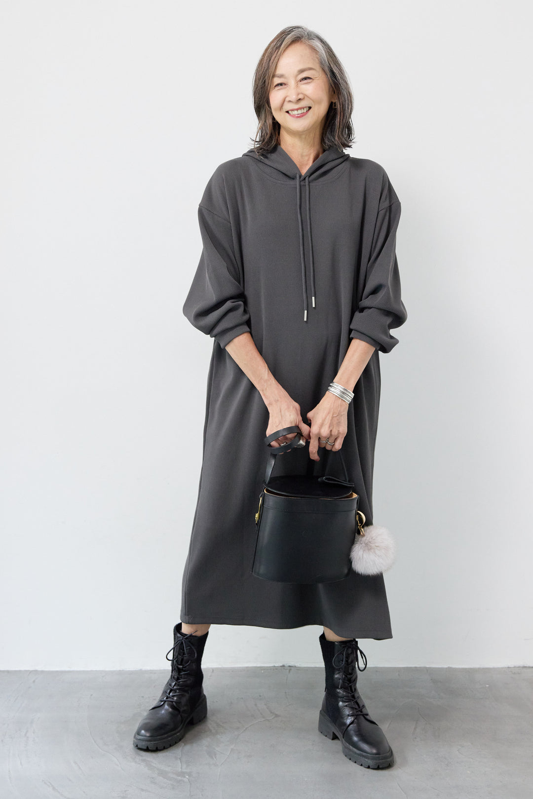 リブカットフーディワンピース