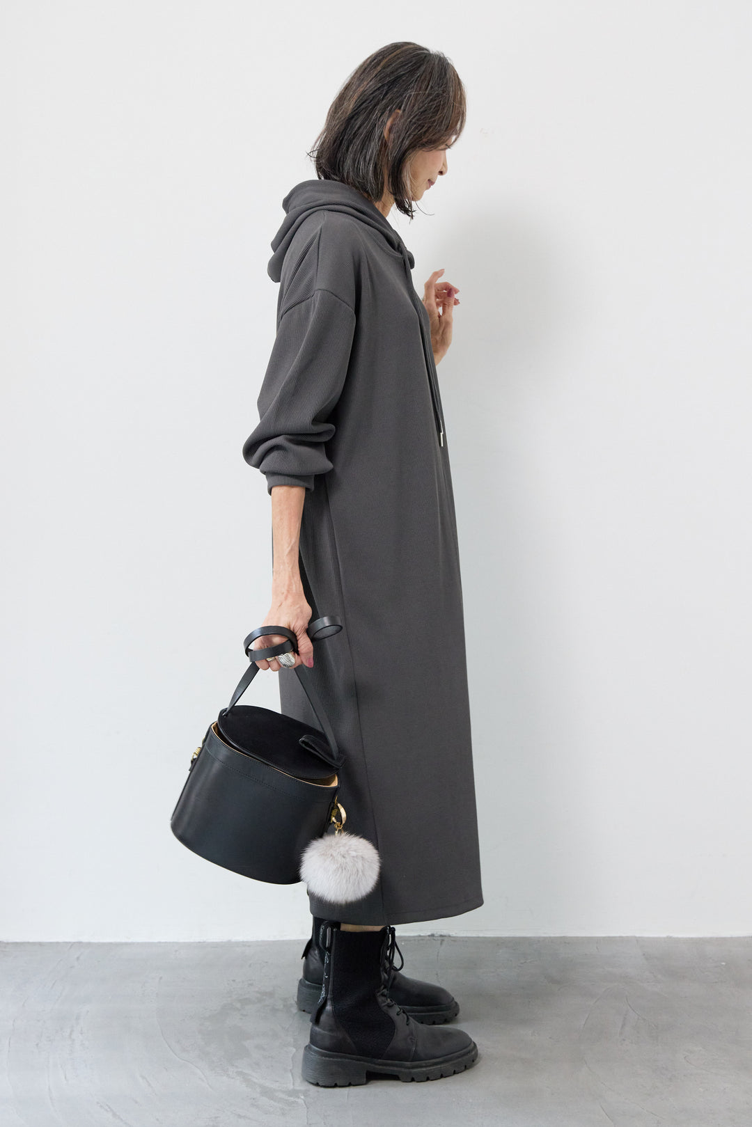 リブカットフーディワンピース