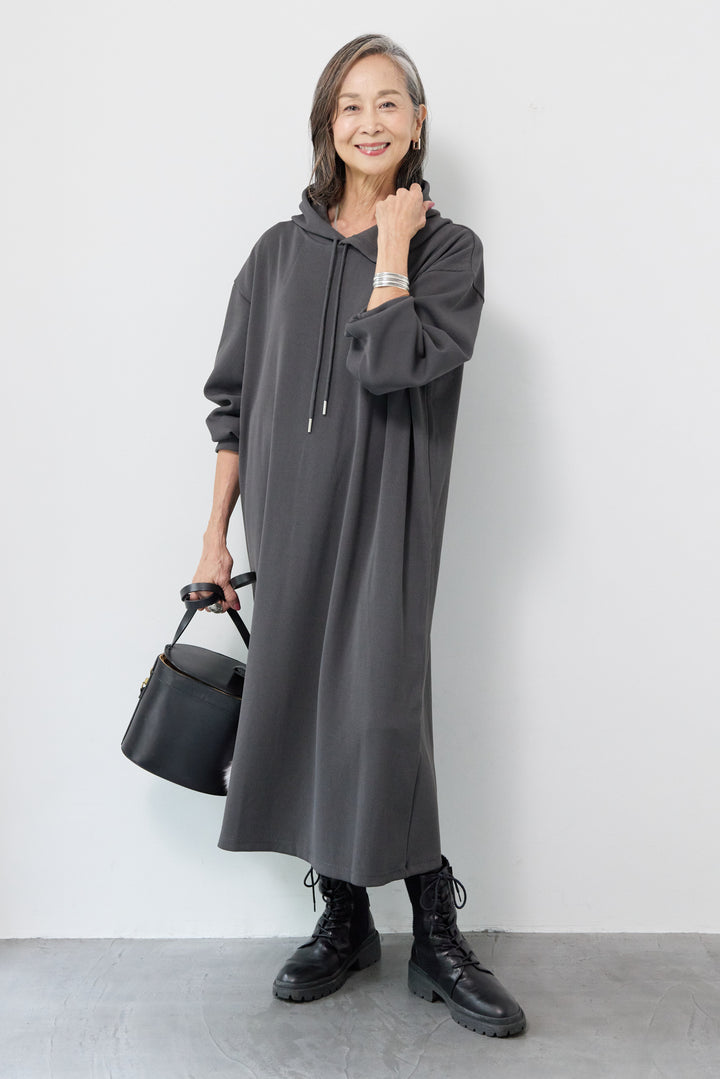 リブカットフーディワンピース