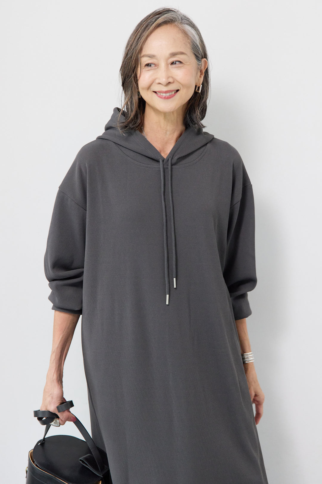 リブカットフーディワンピース