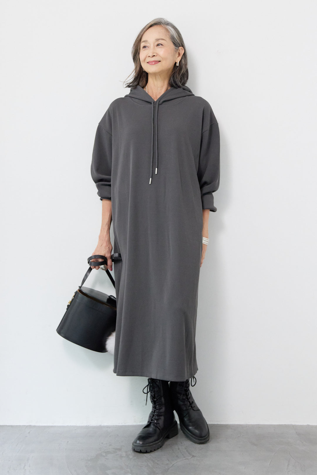 リブカットフーディワンピース