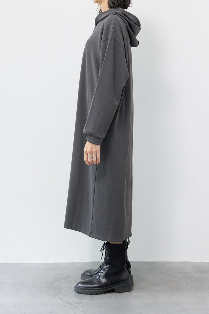 リブカットフーディワンピース