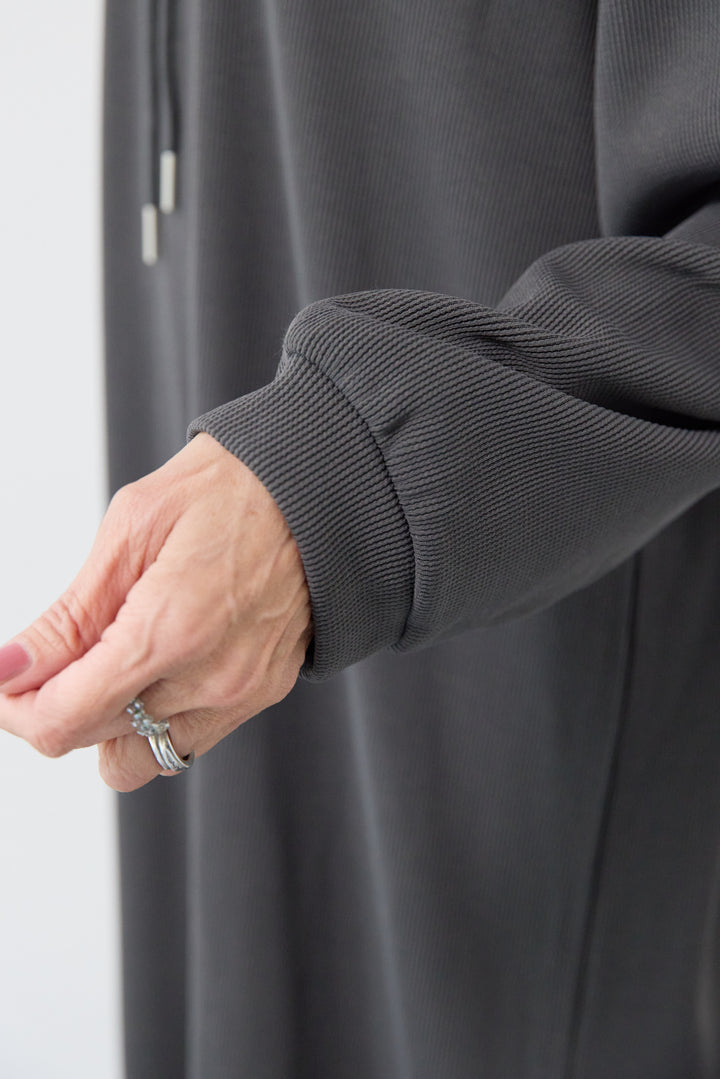 リブカットフーディワンピース