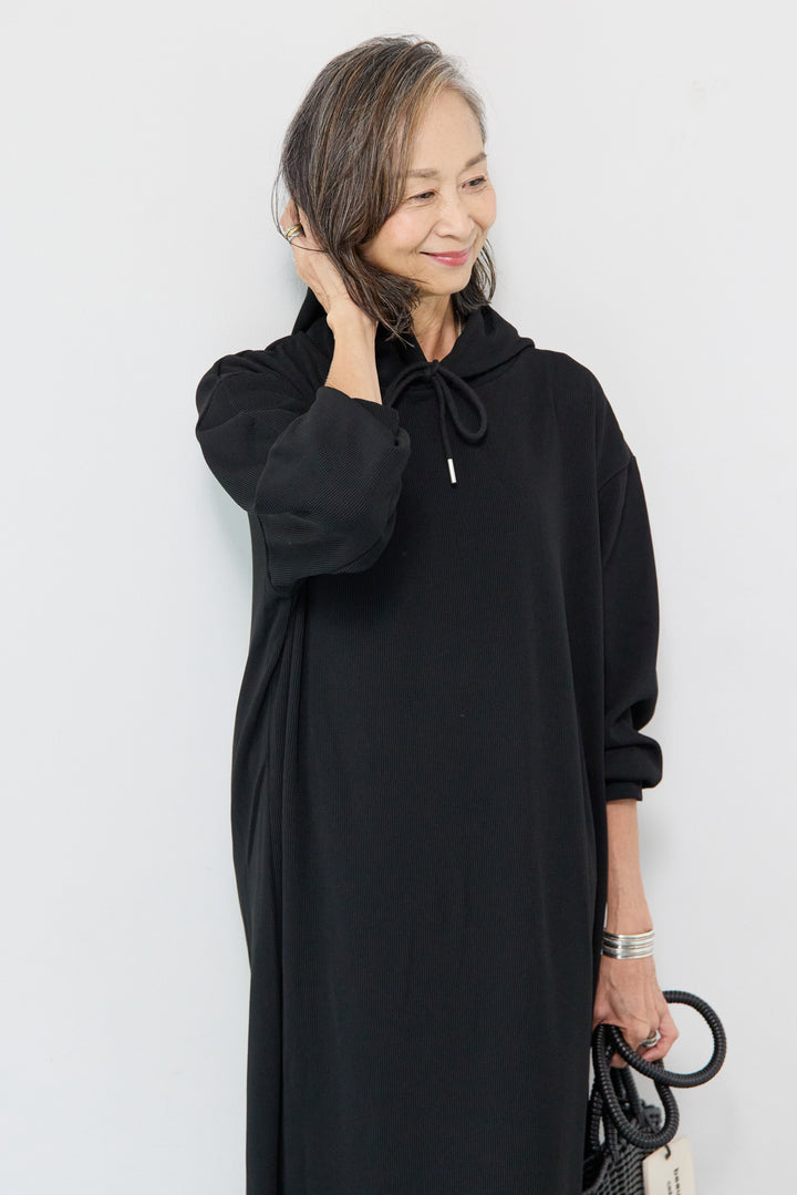 リブカットフーディワンピース