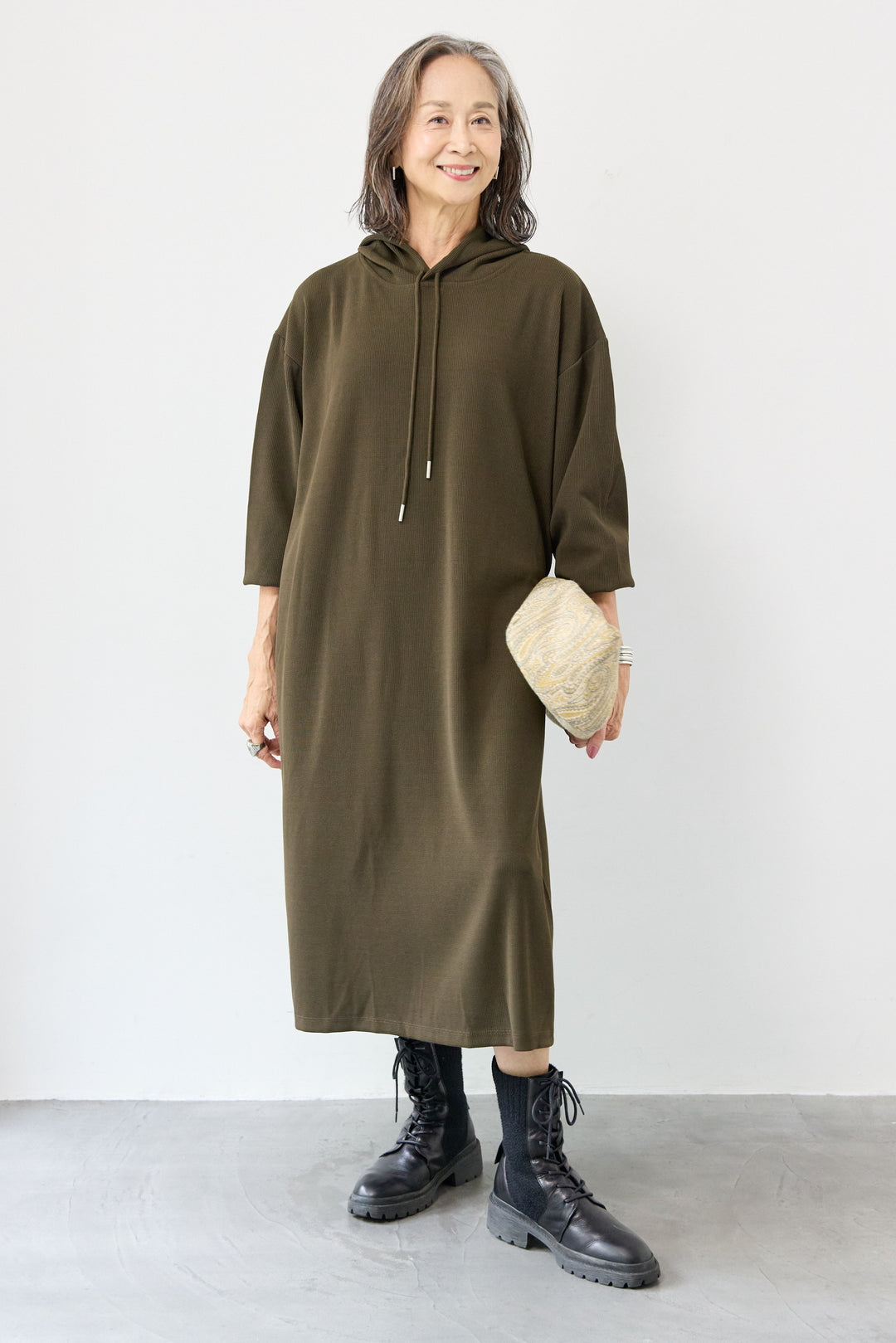 リブカットフーディワンピース