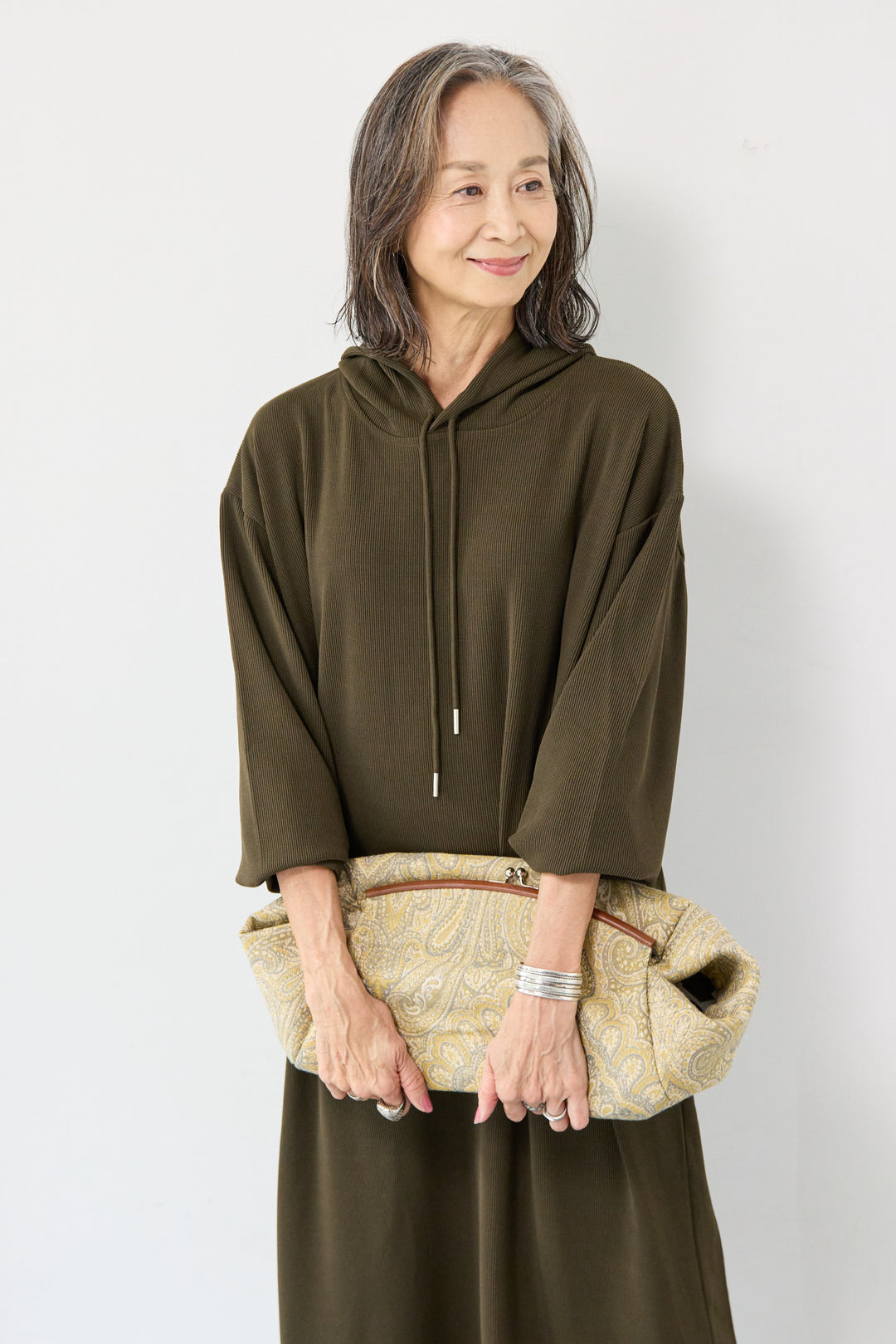 リブカットフーディワンピース