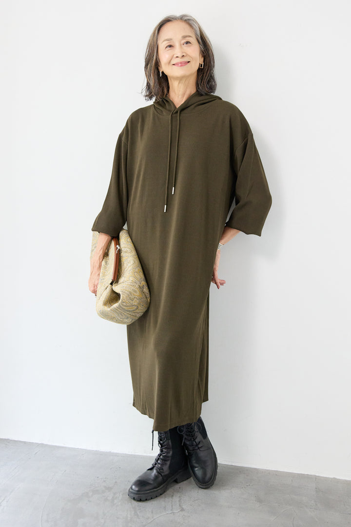 リブカットフーディワンピース