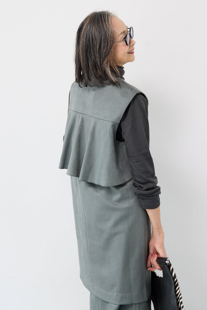 バックフリルジレ