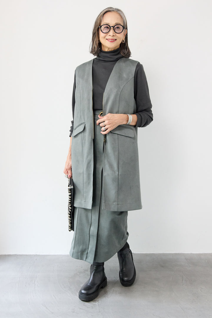 スエードポンチスカート