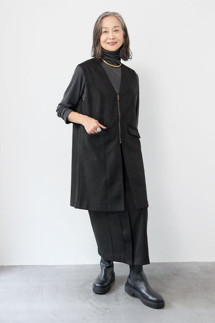 スエードポンチスカート