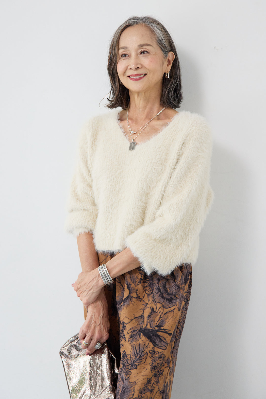 クロップド丈シャギーニット