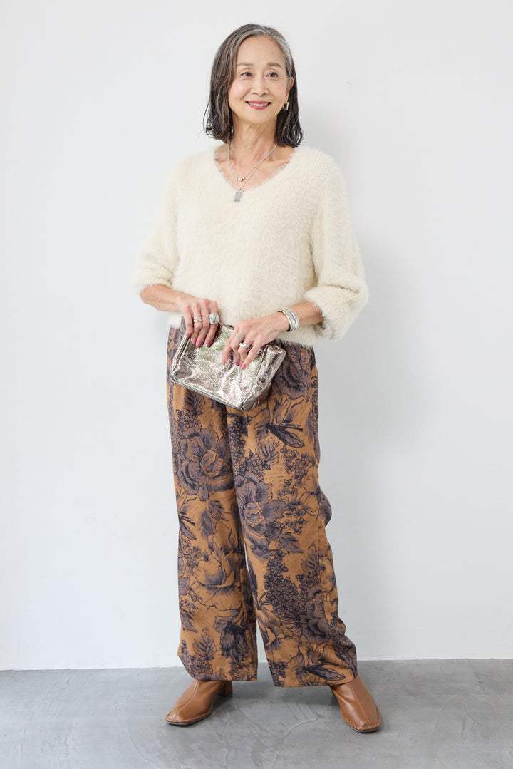 クロップド丈シャギーニット