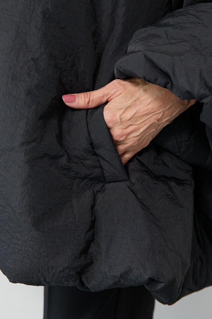 中綿バルーンコート